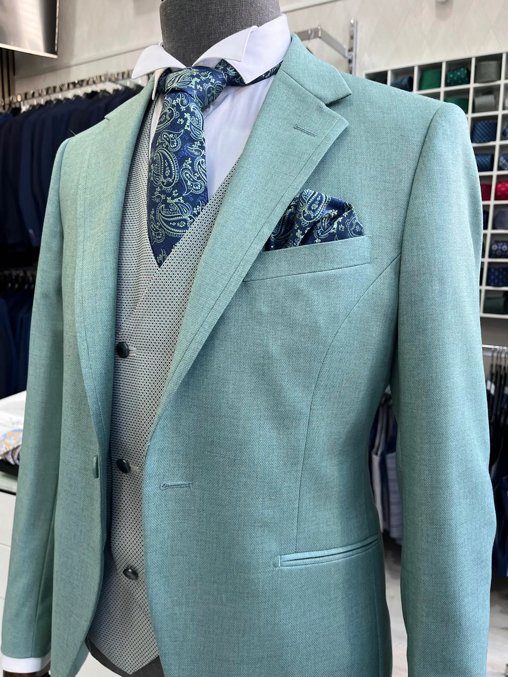Traje de ceremonia DEIM Vigo — pieza 75 de 123