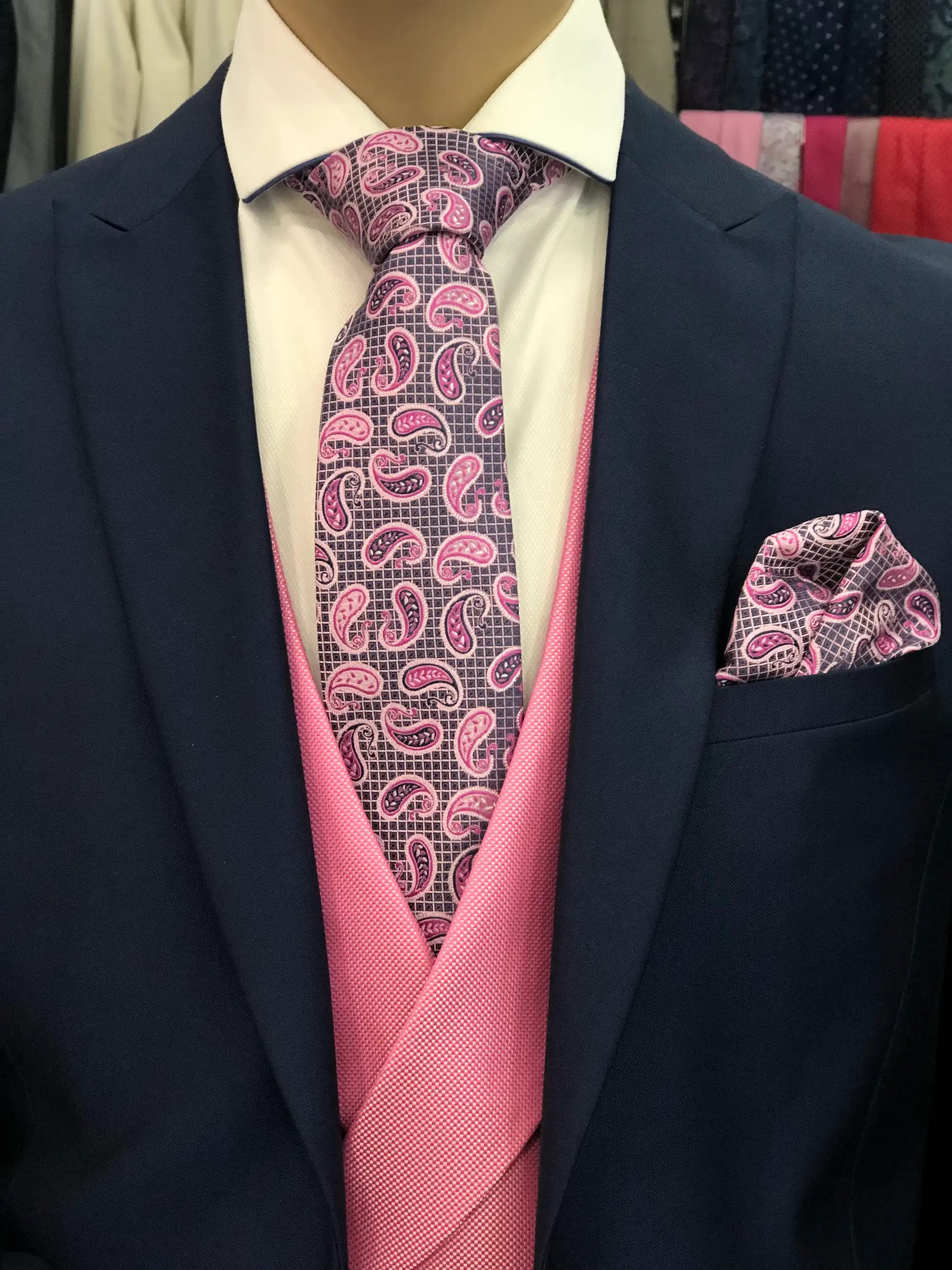 Traje de ceremonia DEIM Vigo — pieza 79 de 123