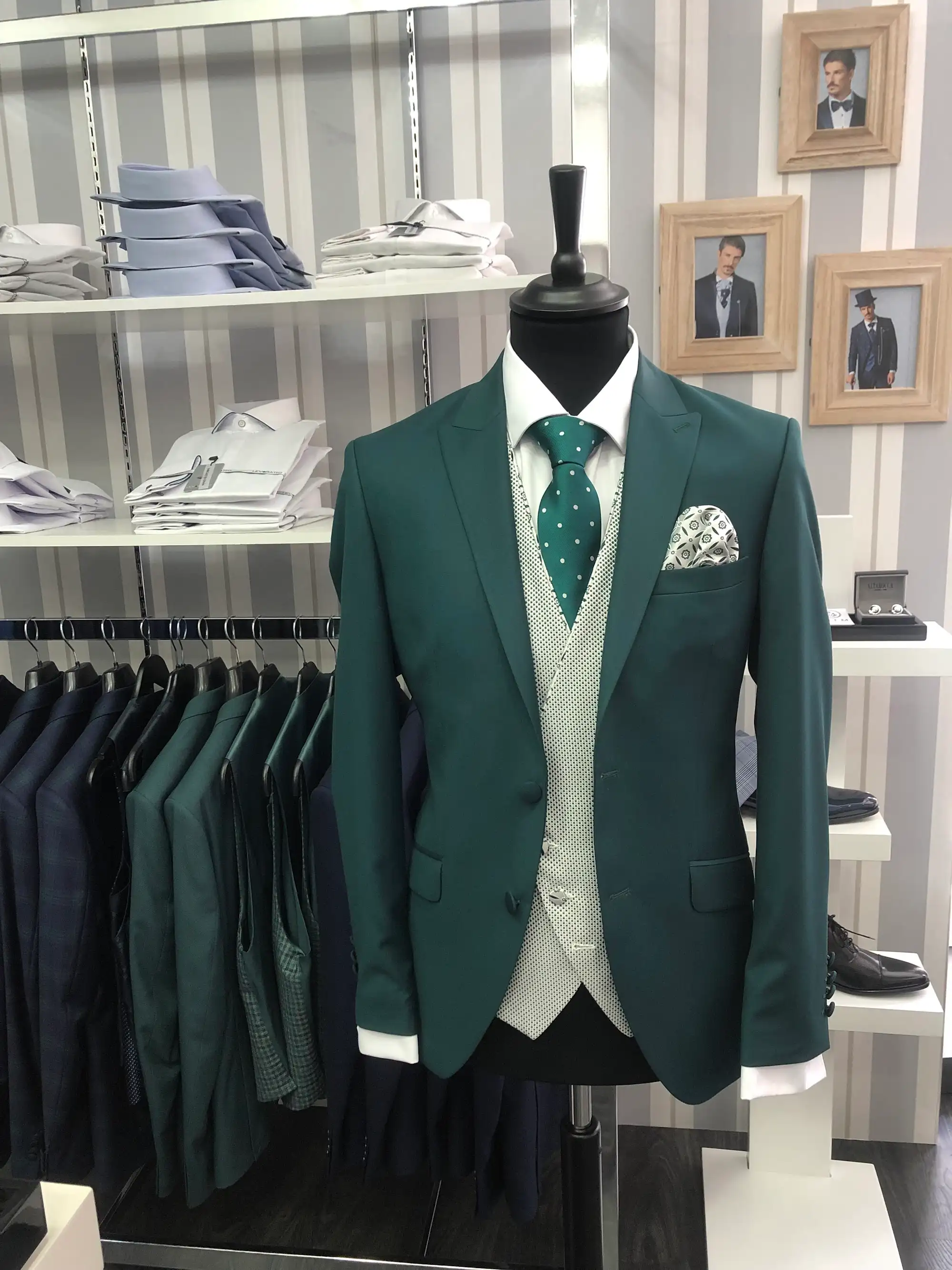 Traje de ceremonia DEIM Vigo — pieza 83 de 123