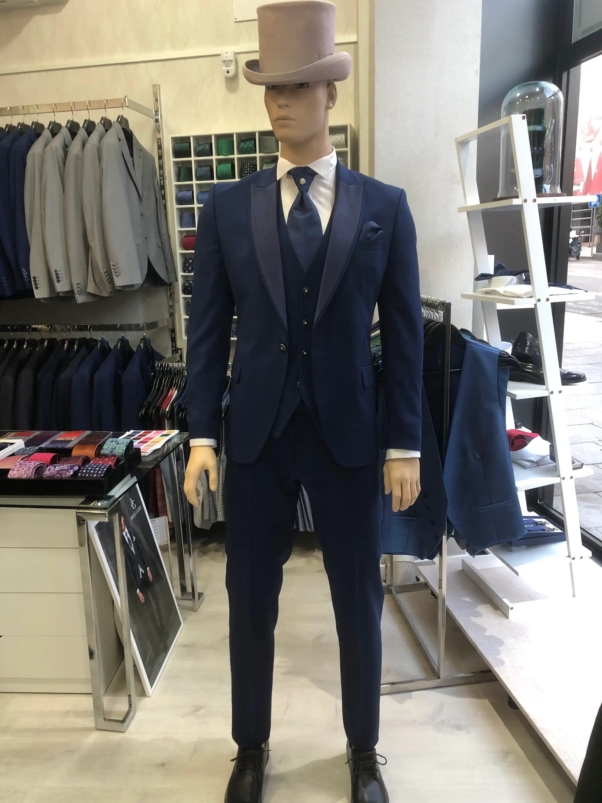Traje de ceremonia DEIM Vigo — pieza 88 de 123