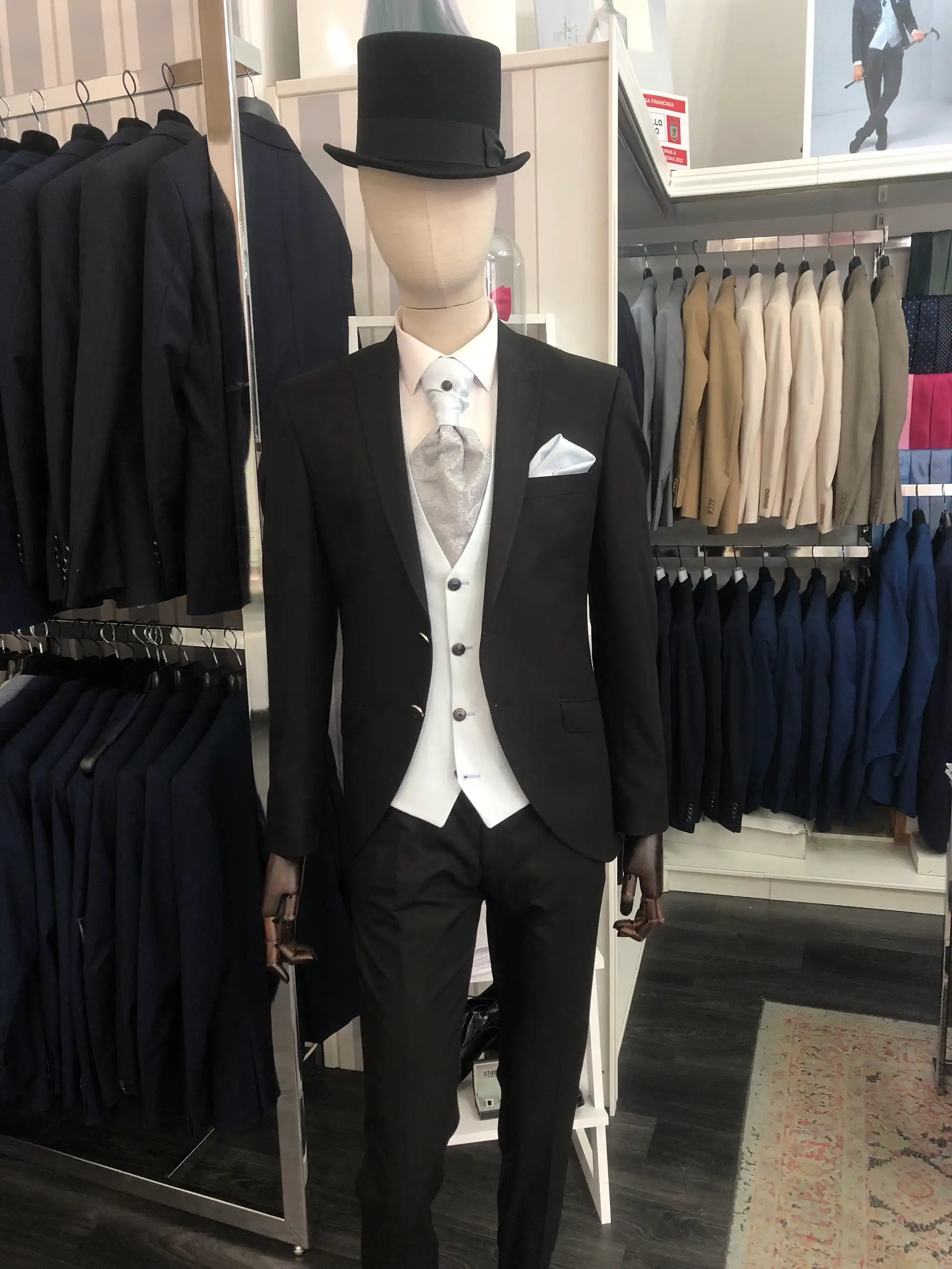 Traje de ceremonia DEIM Vigo — pieza 91 de 123