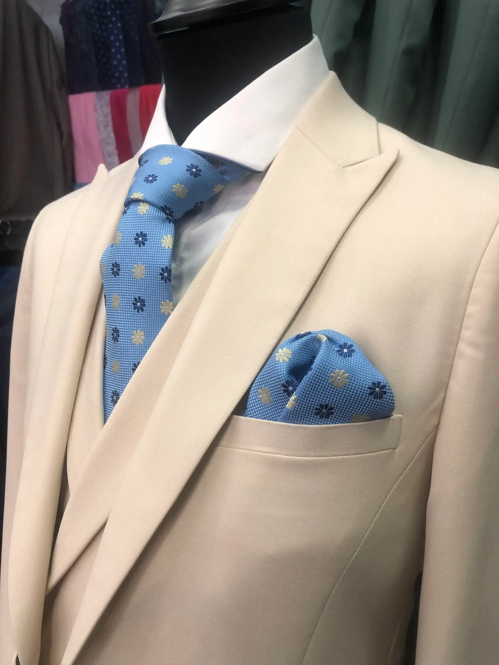 Traje de ceremonia DEIM Vigo — pieza 94 de 123