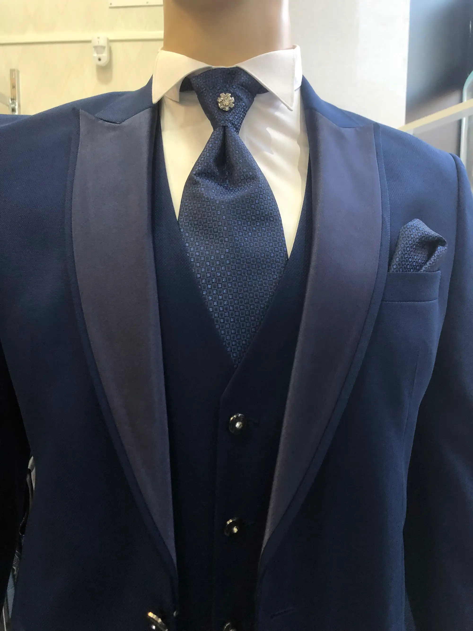 Traje de ceremonia DEIM Vigo — pieza 98 de 123