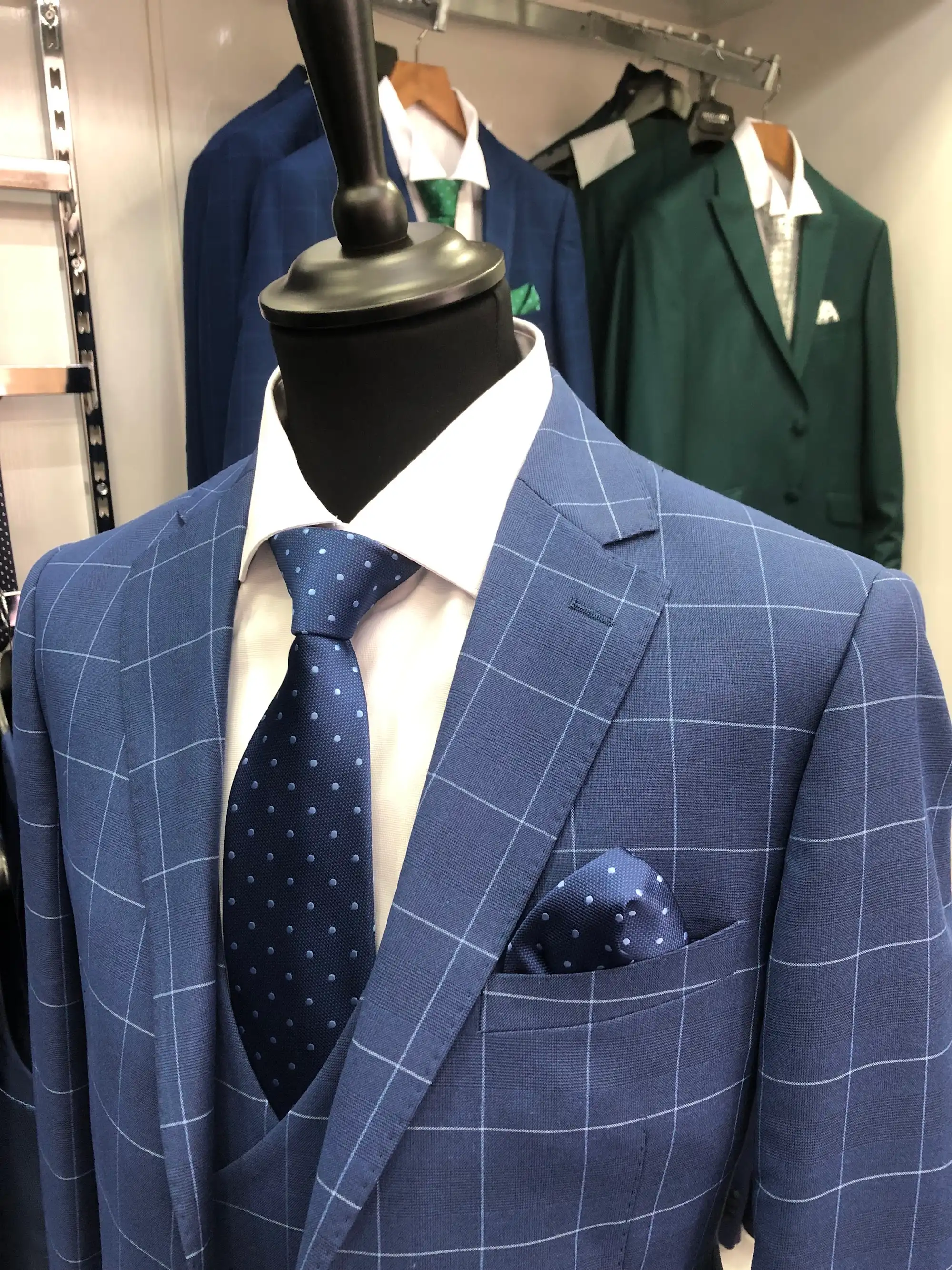 Traje de ceremonia DEIM Vigo — pieza 105 de 123
