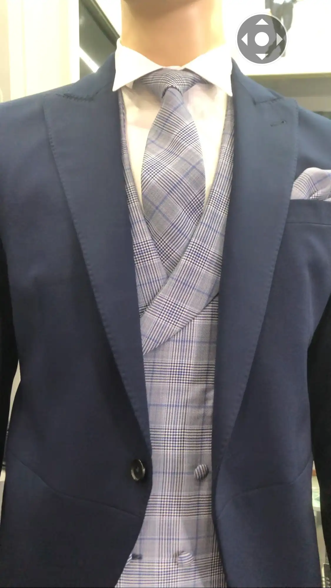 Traje de ceremonia DEIM Vigo — pieza 111 de 123