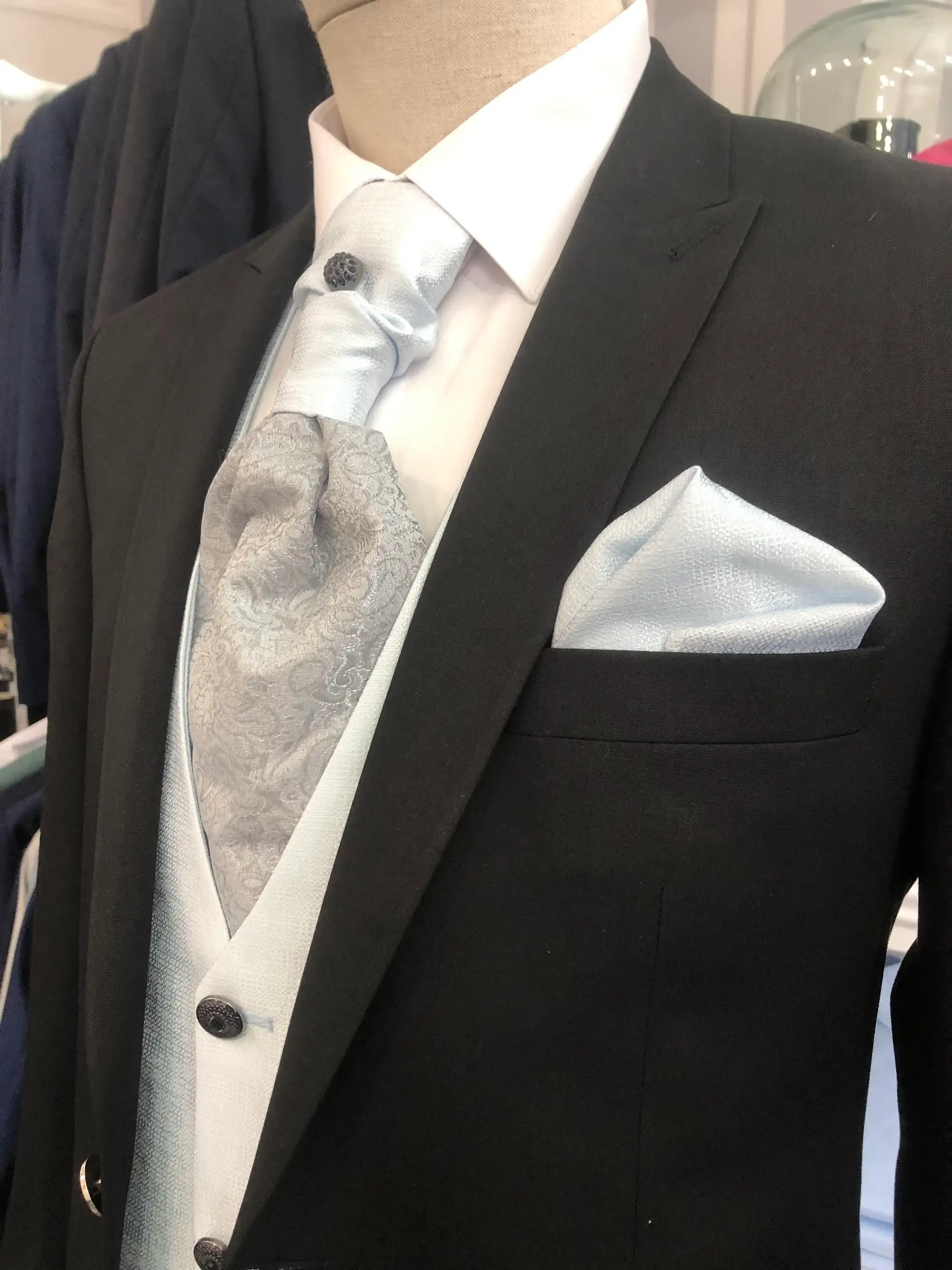 Traje de ceremonia DEIM Vigo — pieza 112 de 123