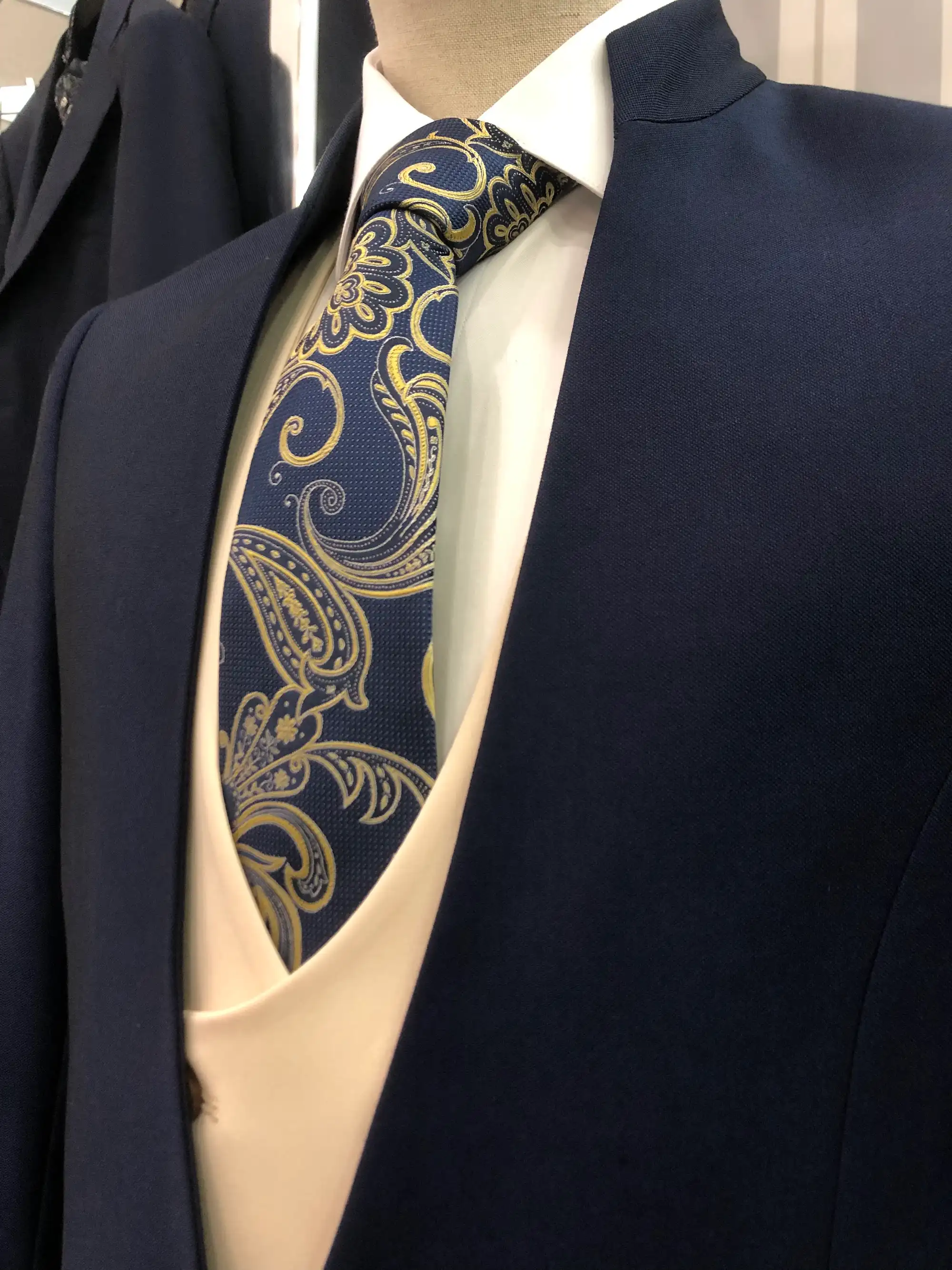 Traje de ceremonia DEIM Vigo — pieza 113 de 123