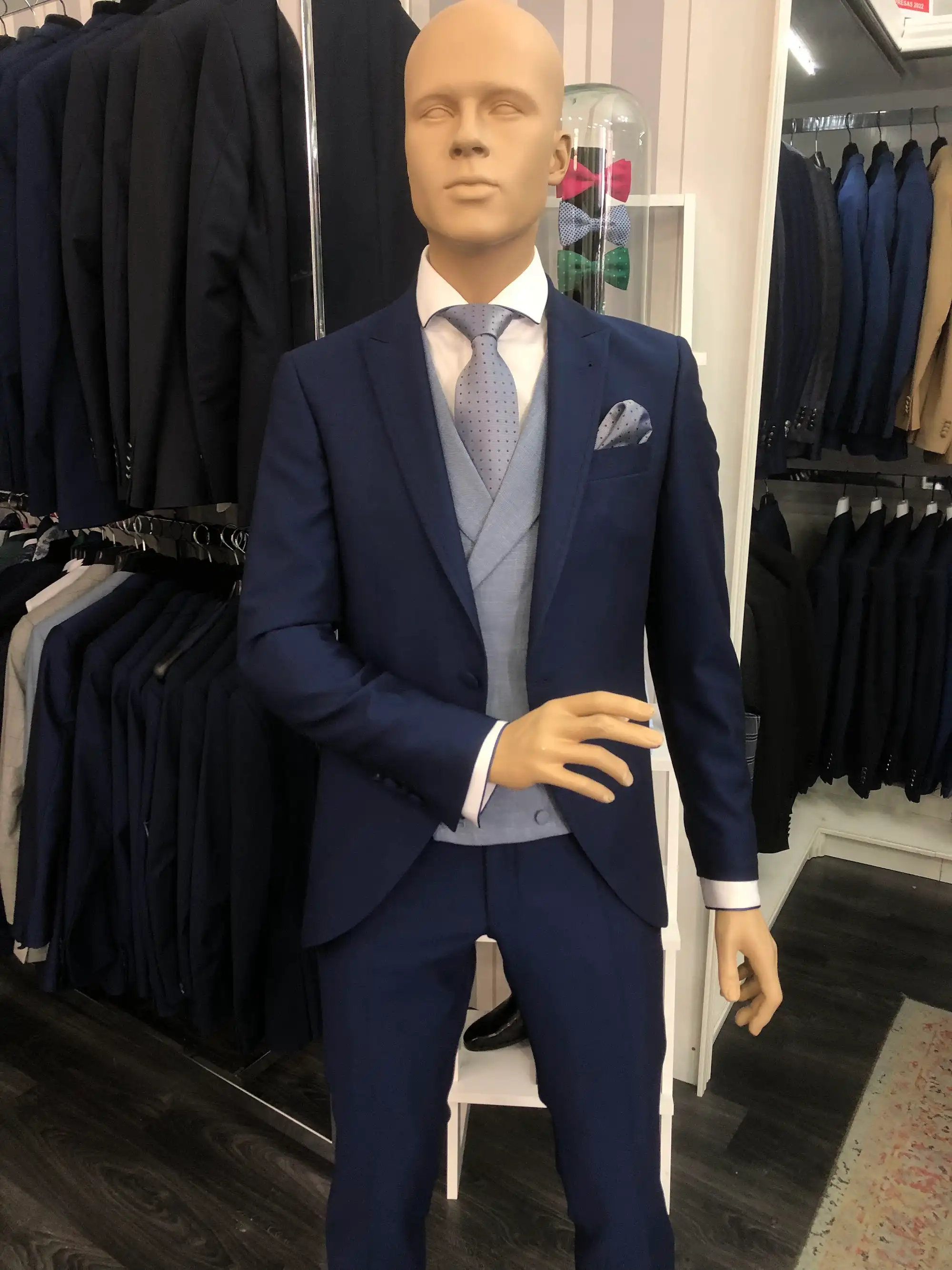 Traje de ceremonia DEIM Vigo — pieza 115 de 123