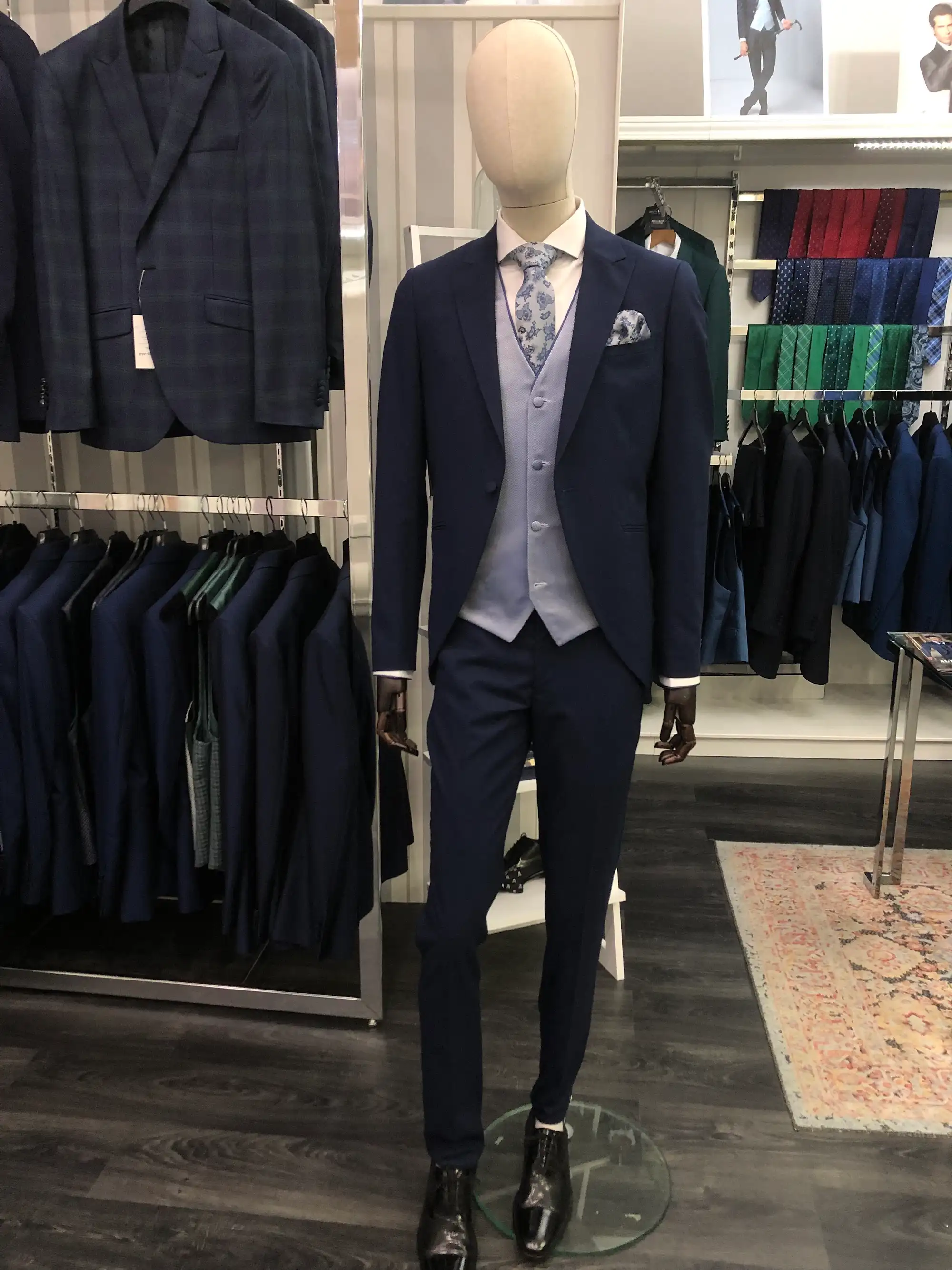 Traje de ceremonia DEIM Vigo — pieza 119 de 123