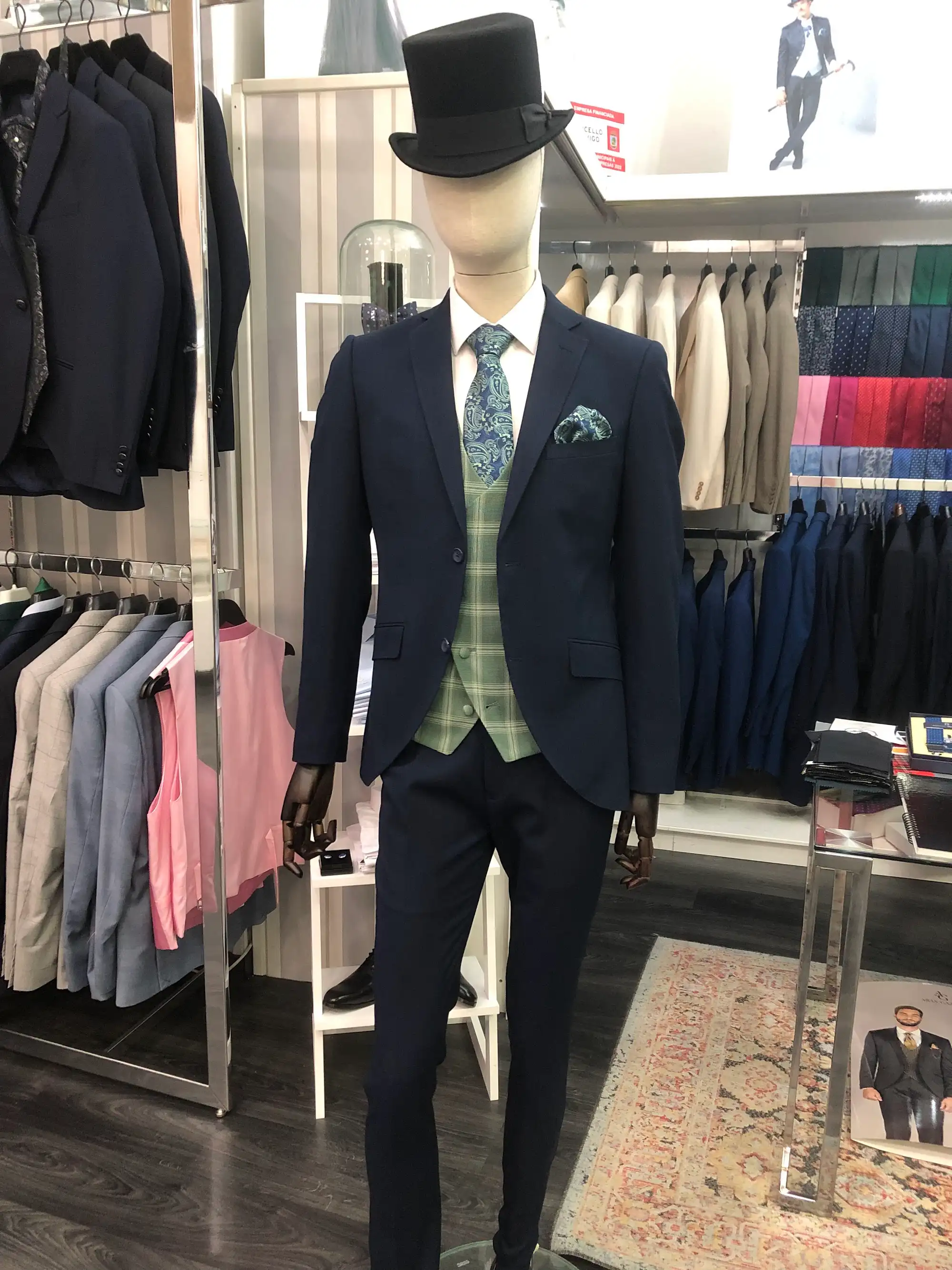 Traje de ceremonia DEIM Vigo — pieza 121 de 123