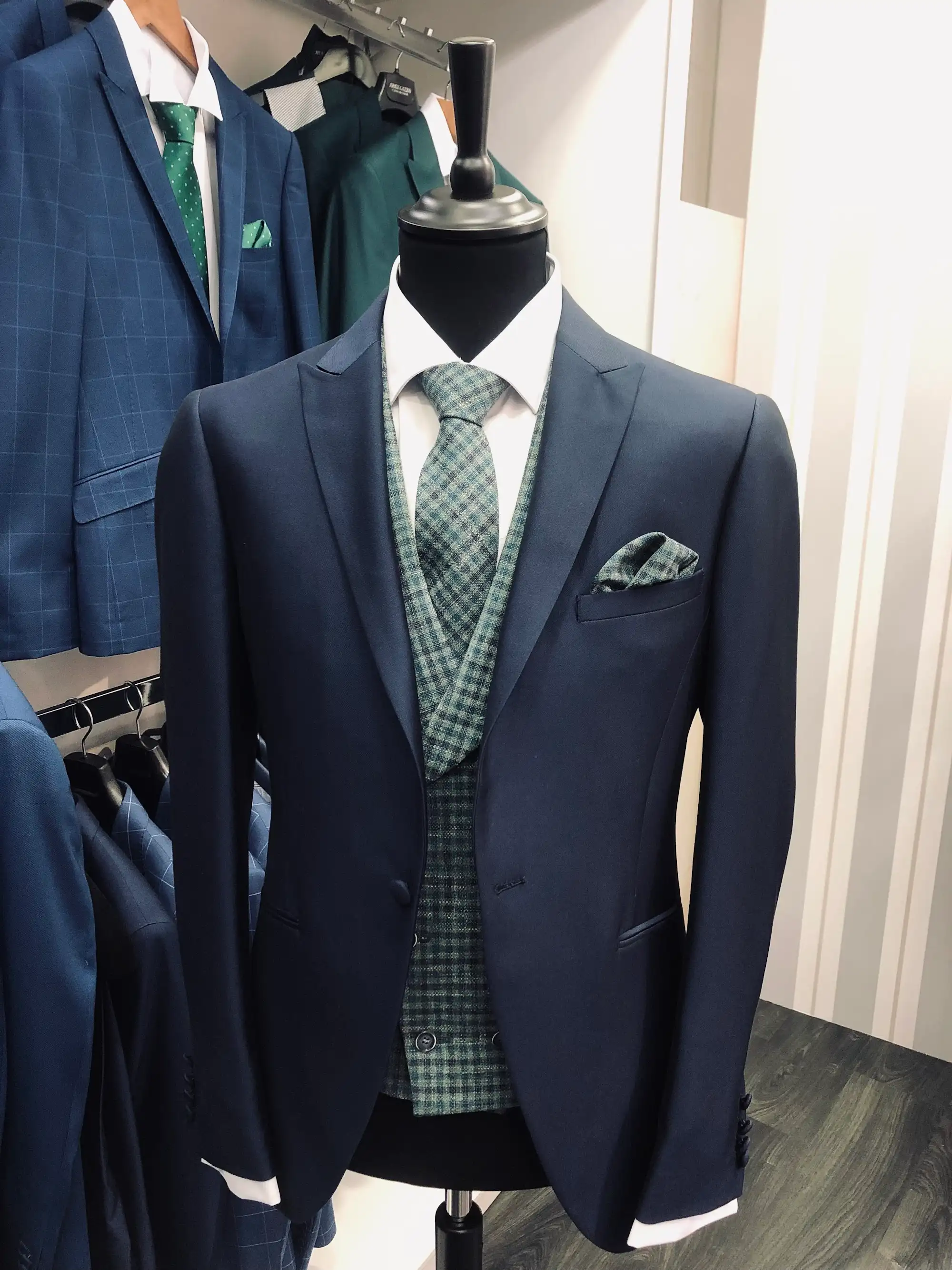 Traje de ceremonia DEIM Vigo — pieza 122 de 123