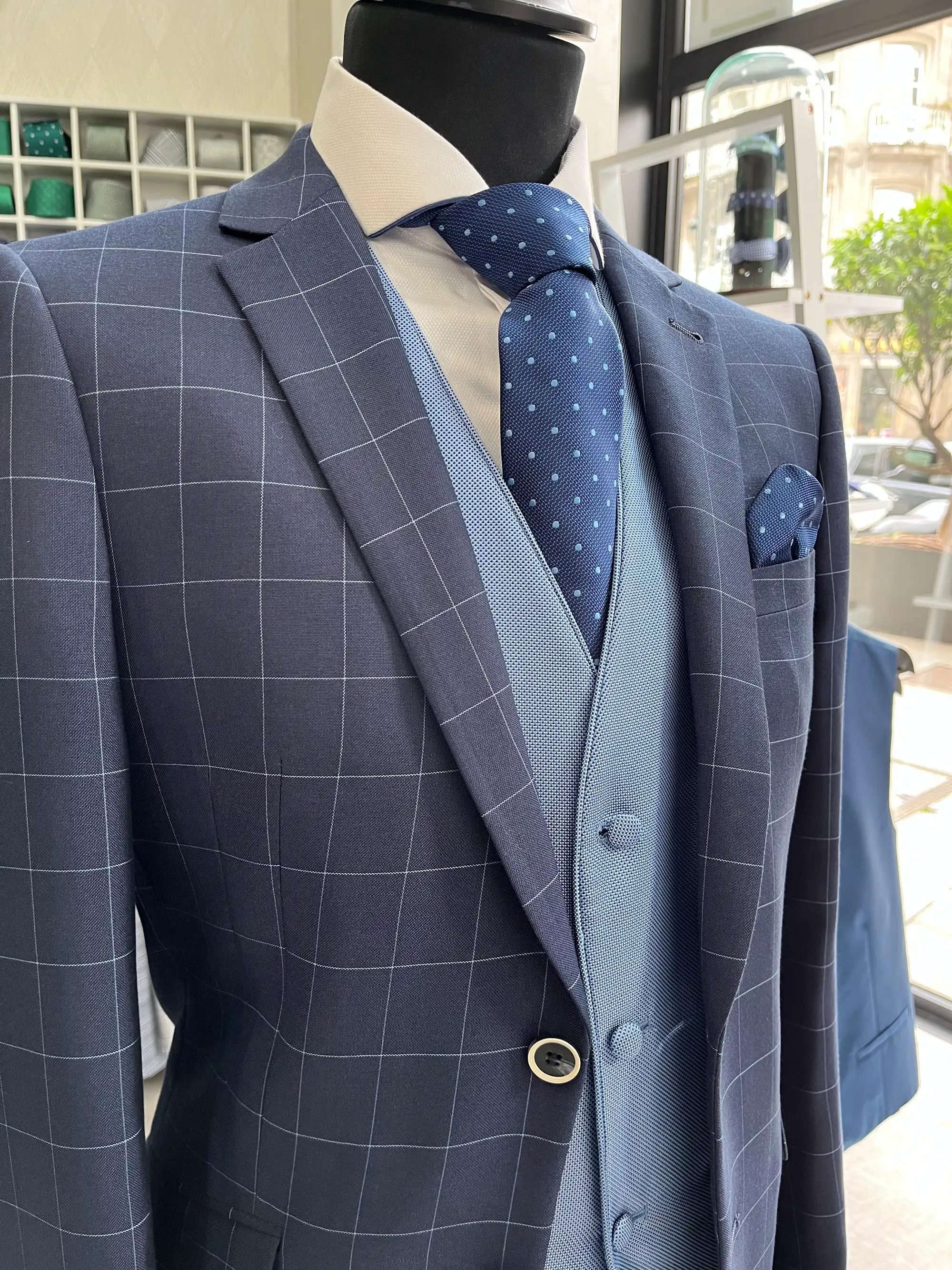 Traje de ceremonia DEIM Vigo — pieza 15 de 123