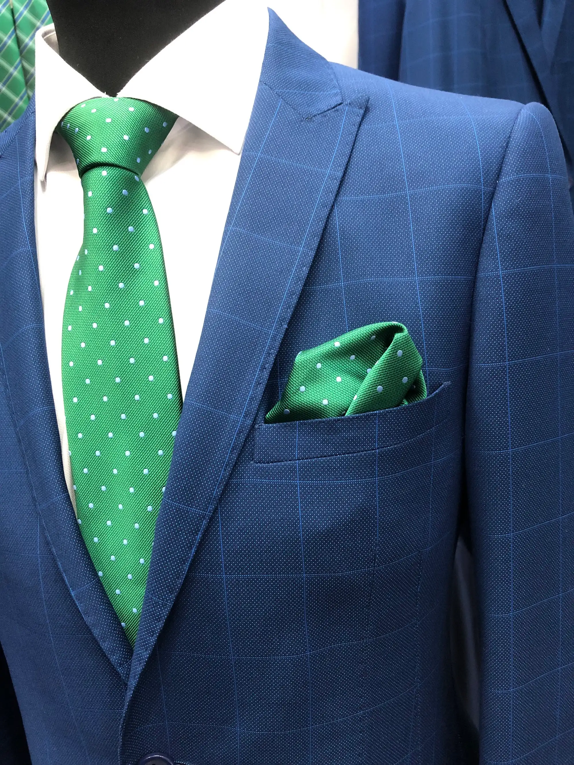 Traje de ceremonia DEIM Vigo — pieza 16 de 123