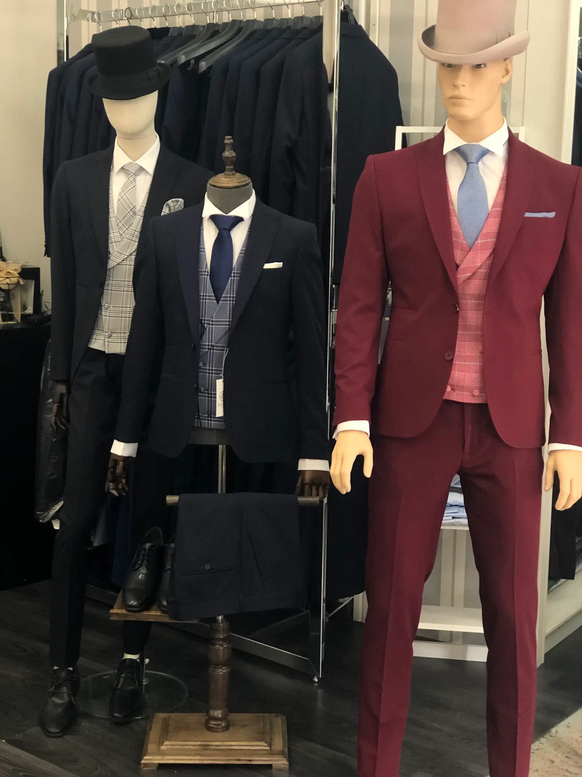Traje de ceremonia DEIM Vigo — pieza 19 de 123