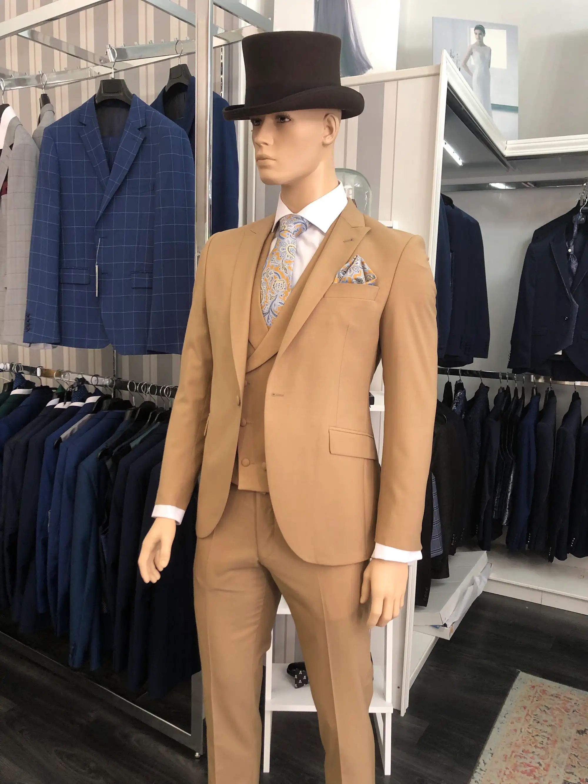 Traje de ceremonia DEIM Vigo — pieza 20 de 123