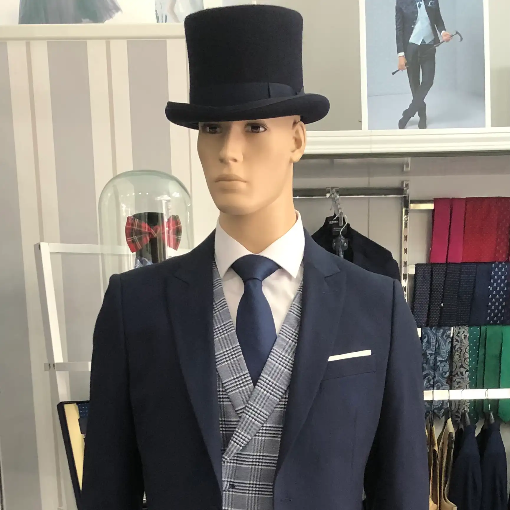 Traje de ceremonia DEIM Vigo — pieza 23 de 123