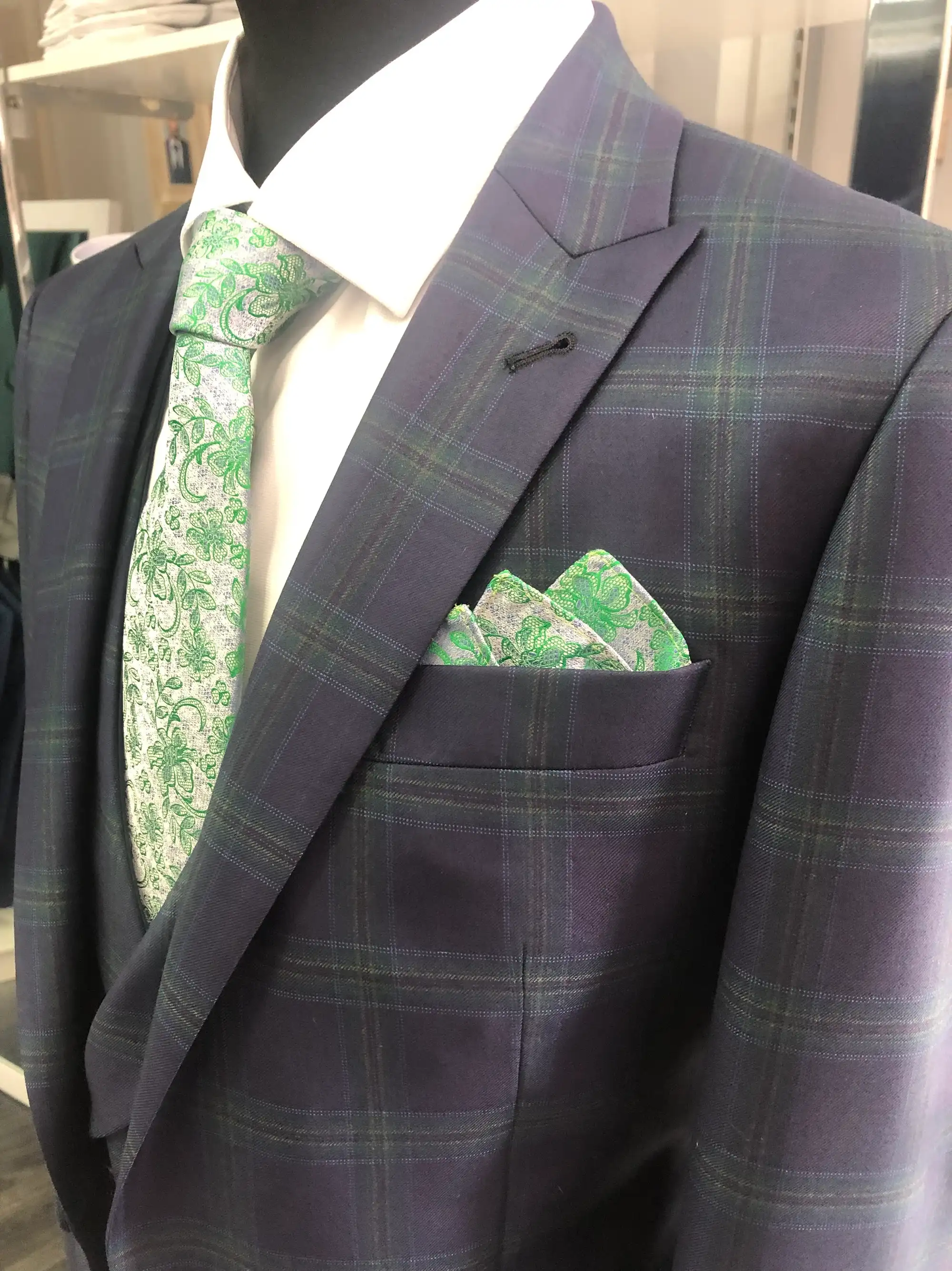 Traje de ceremonia DEIM Vigo — pieza 26 de 123