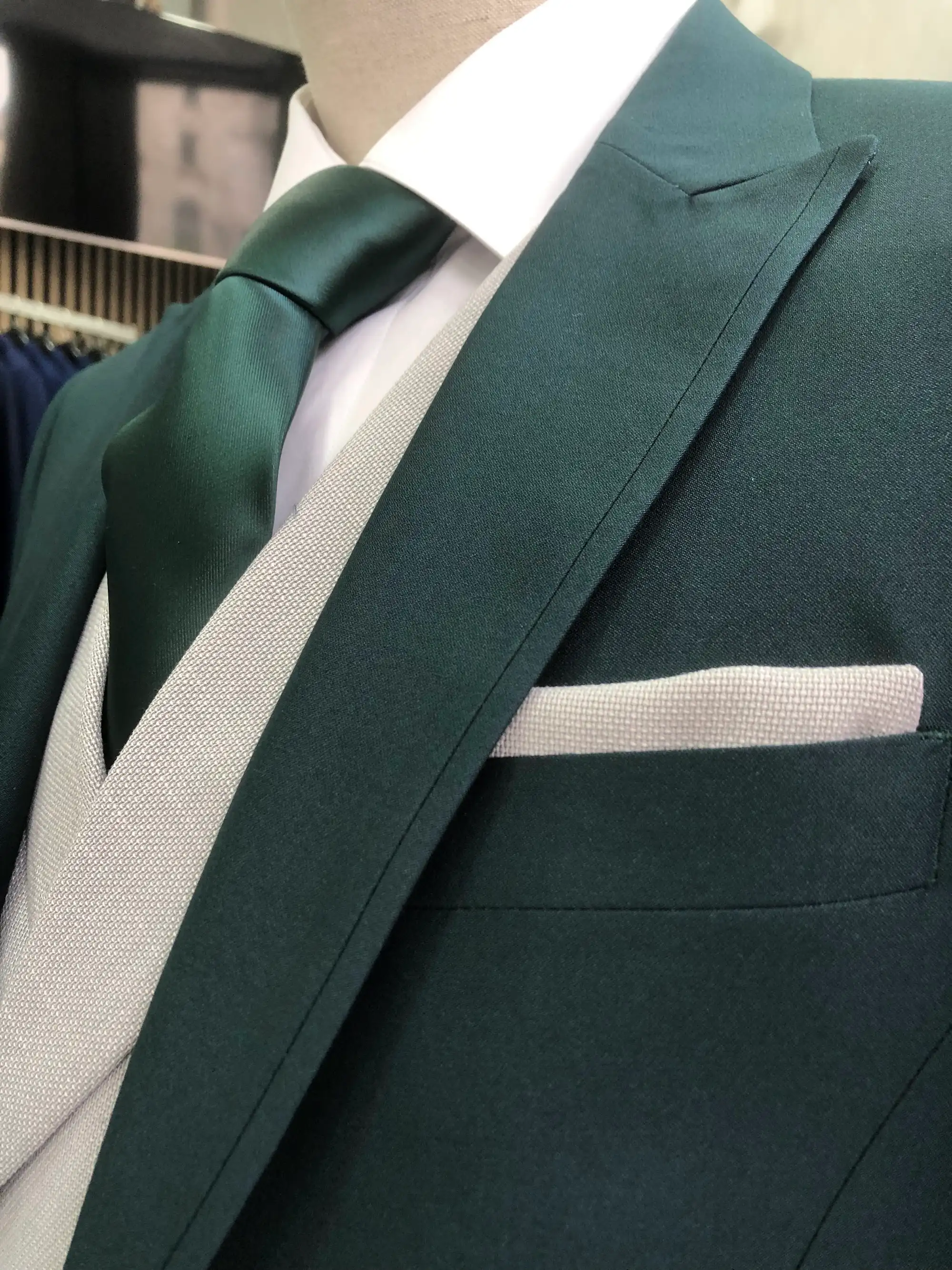 Traje de ceremonia DEIM Vigo — pieza 27 de 123
