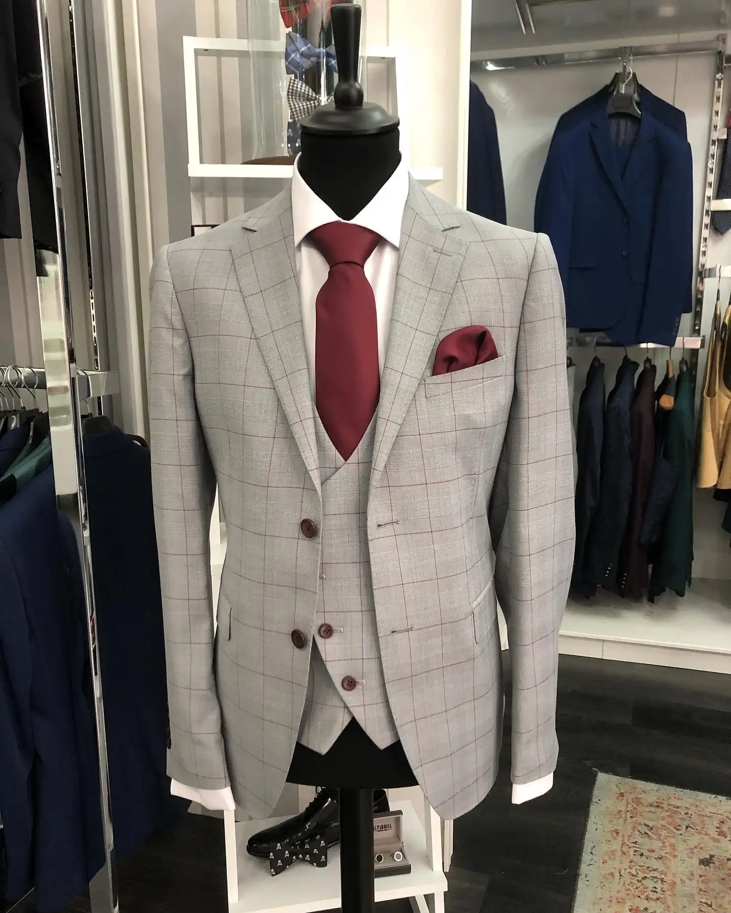 Traje de ceremonia DEIM Vigo — pieza 35 de 123
