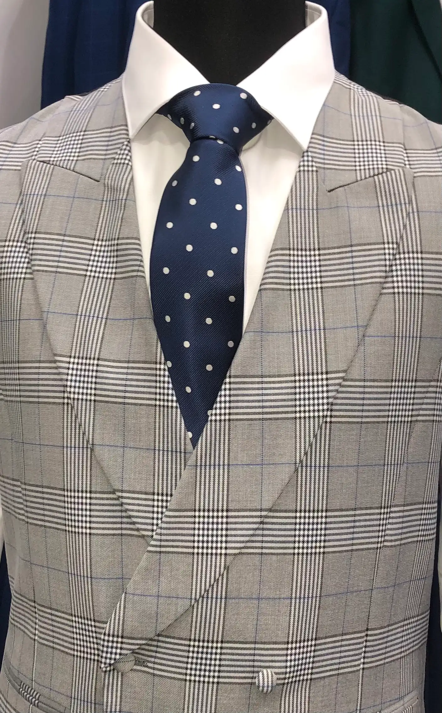 Traje de ceremonia DEIM Vigo — pieza 37 de 123