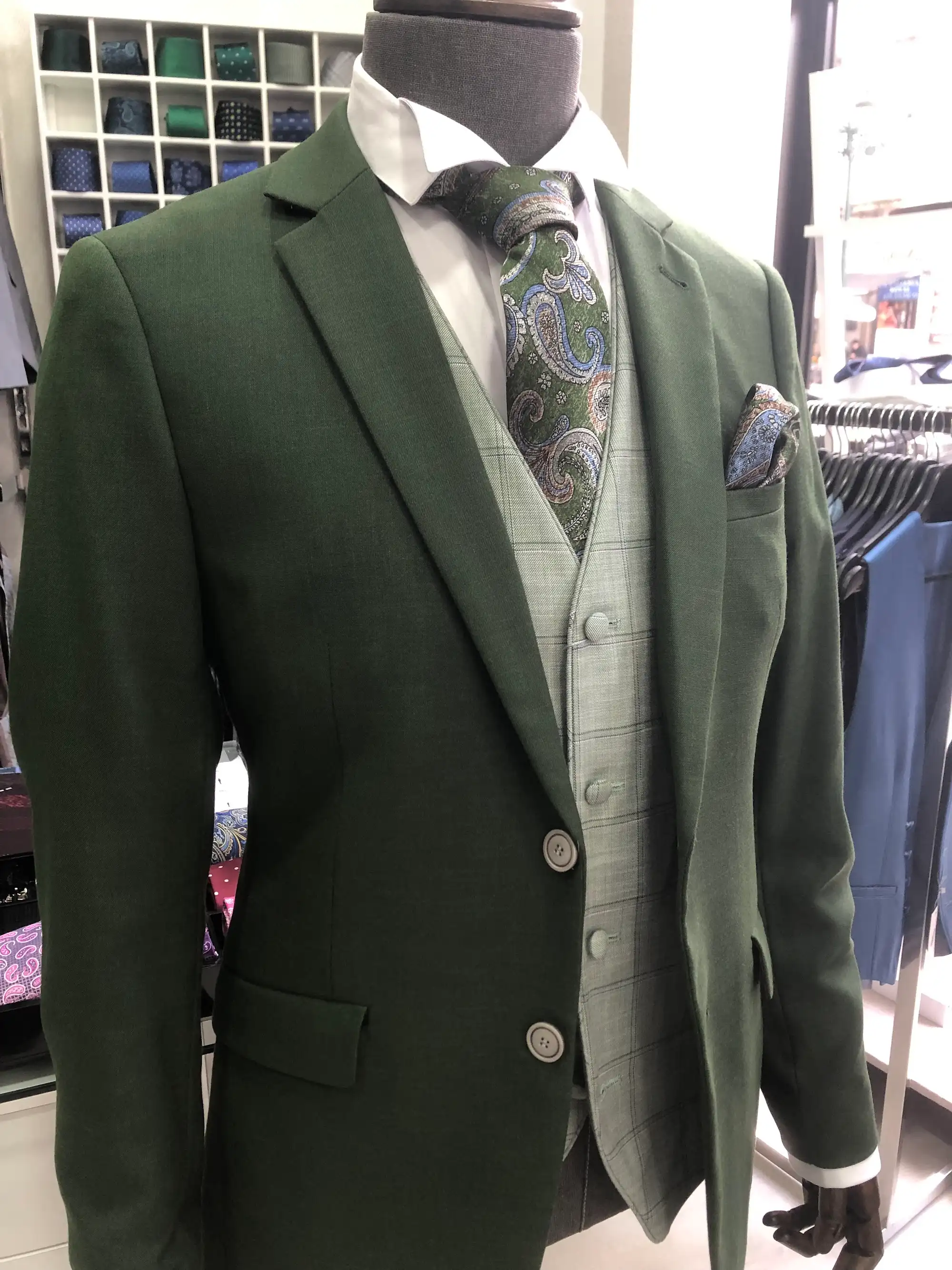 Traje de ceremonia DEIM Vigo — pieza 40 de 123