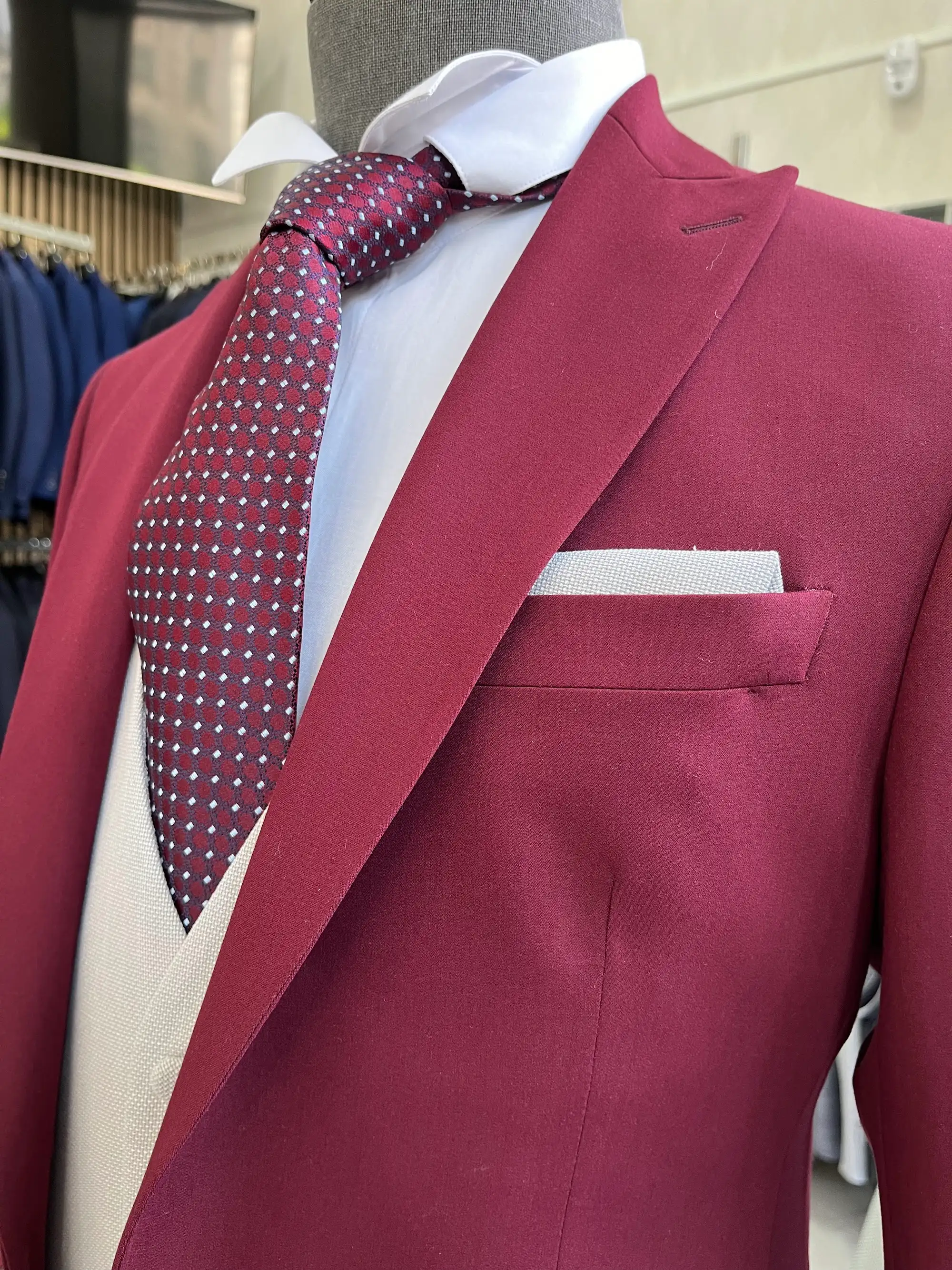 Traje de ceremonia DEIM Vigo — pieza 47 de 123