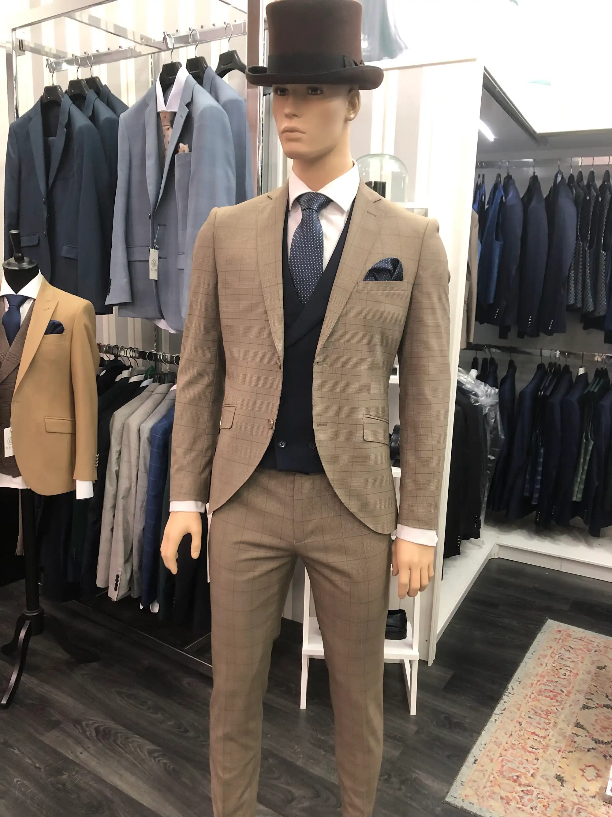 Traje de ceremonia DEIM Vigo — pieza 50 de 123