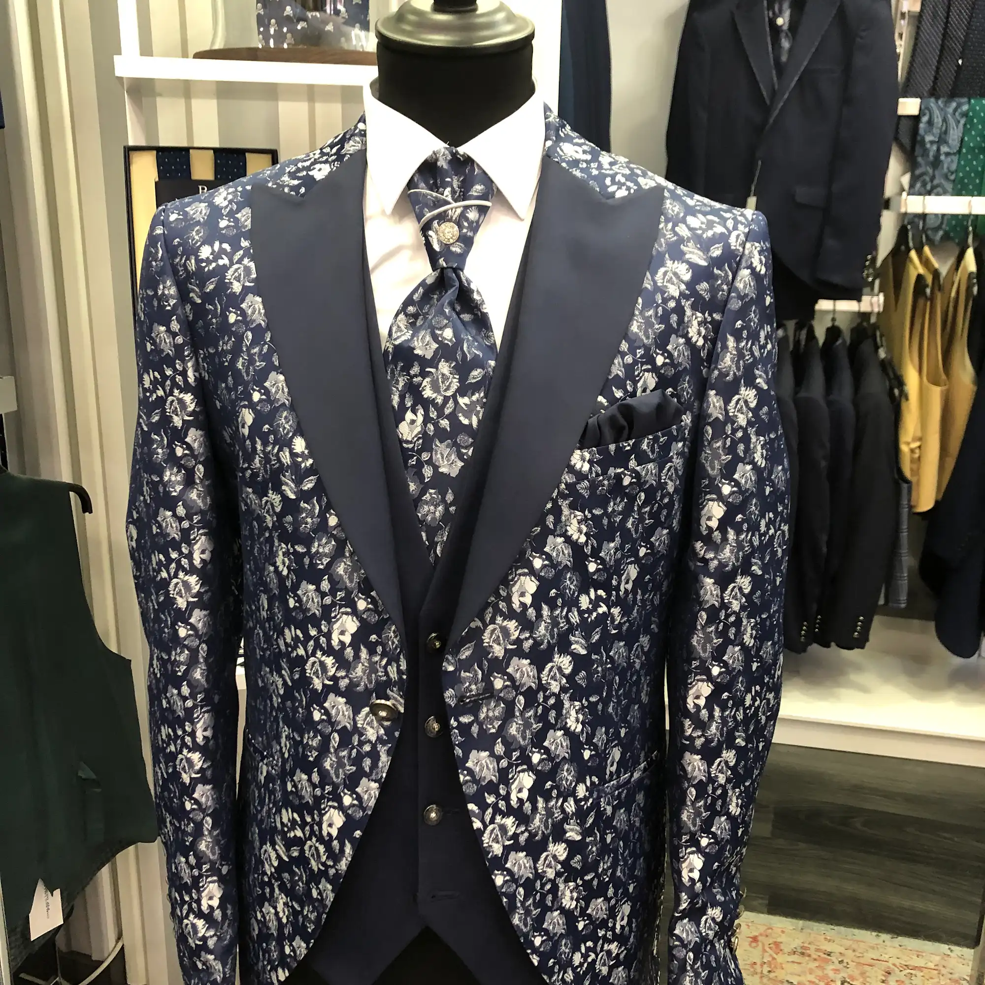 Traje de ceremonia DEIM Vigo — pieza 52 de 123