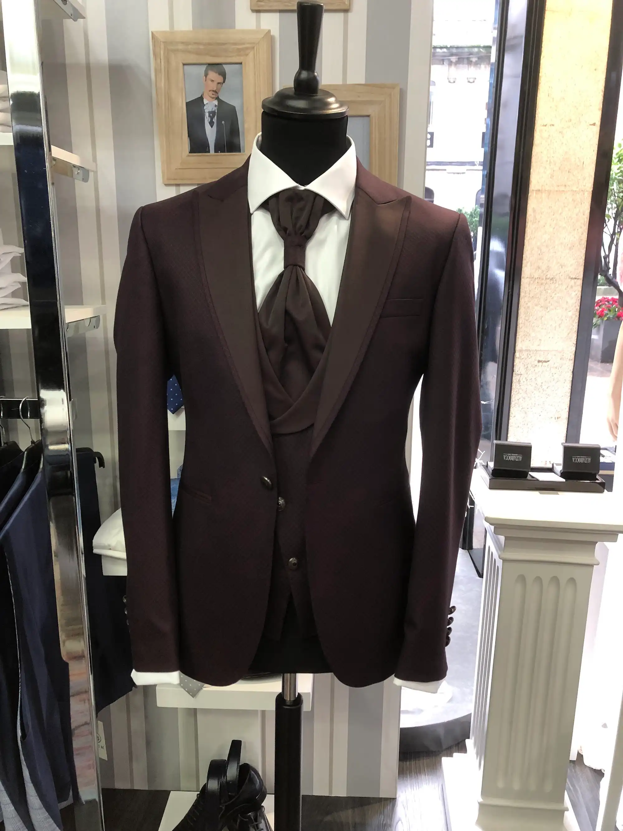 Traje de ceremonia DEIM Vigo — pieza 57 de 123