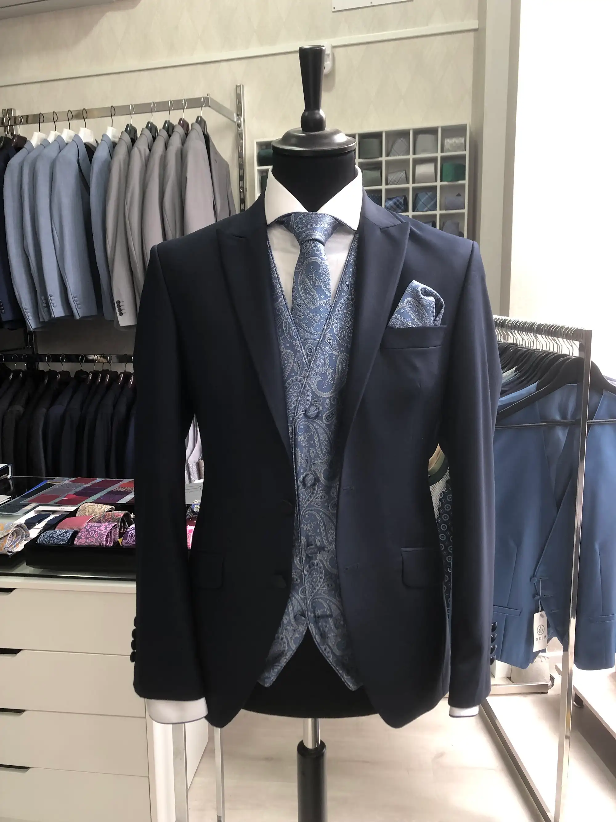 Traje de ceremonia DEIM Vigo — pieza 62 de 123