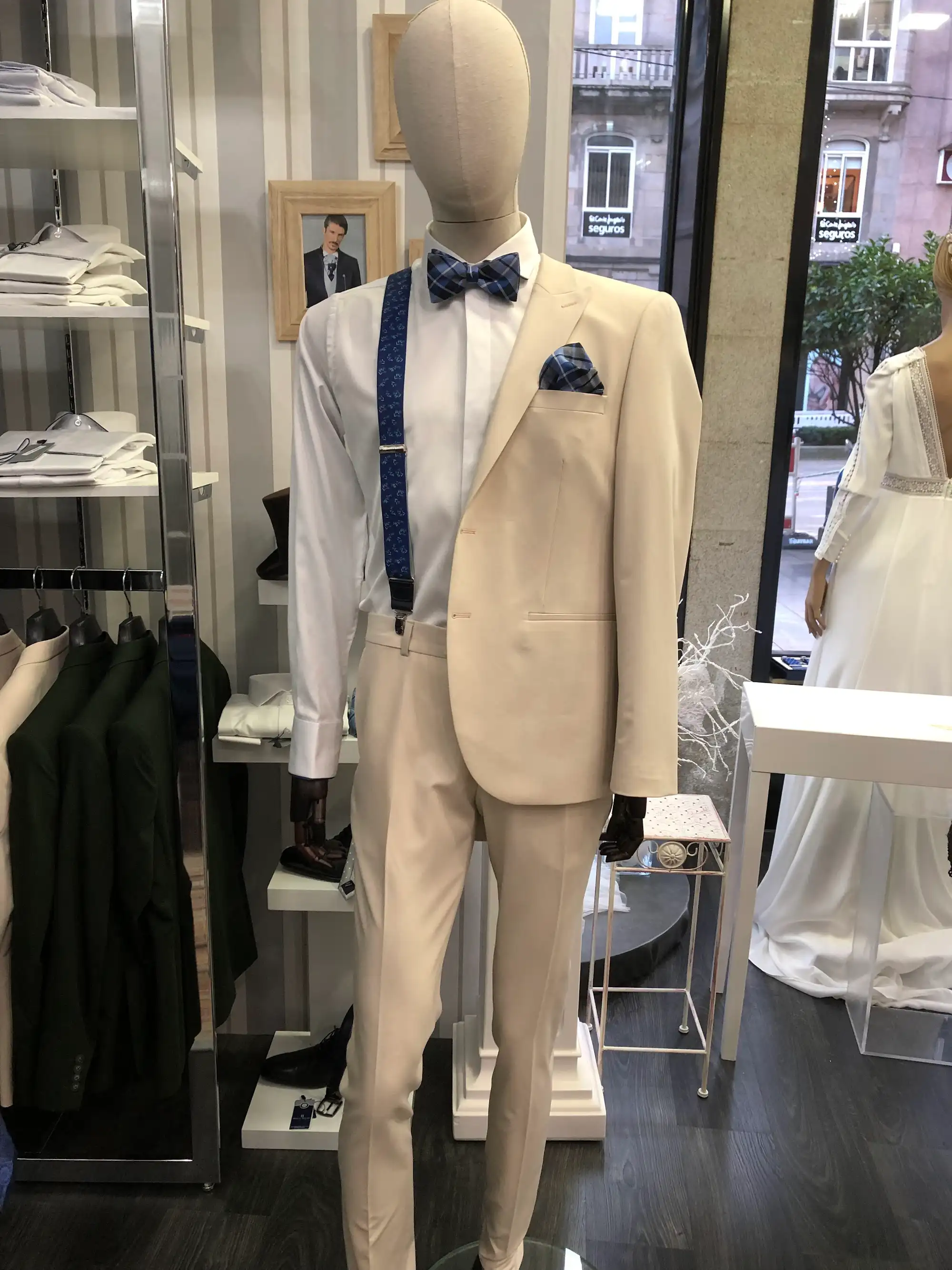 Traje de ceremonia DEIM Vigo — pieza 68 de 123