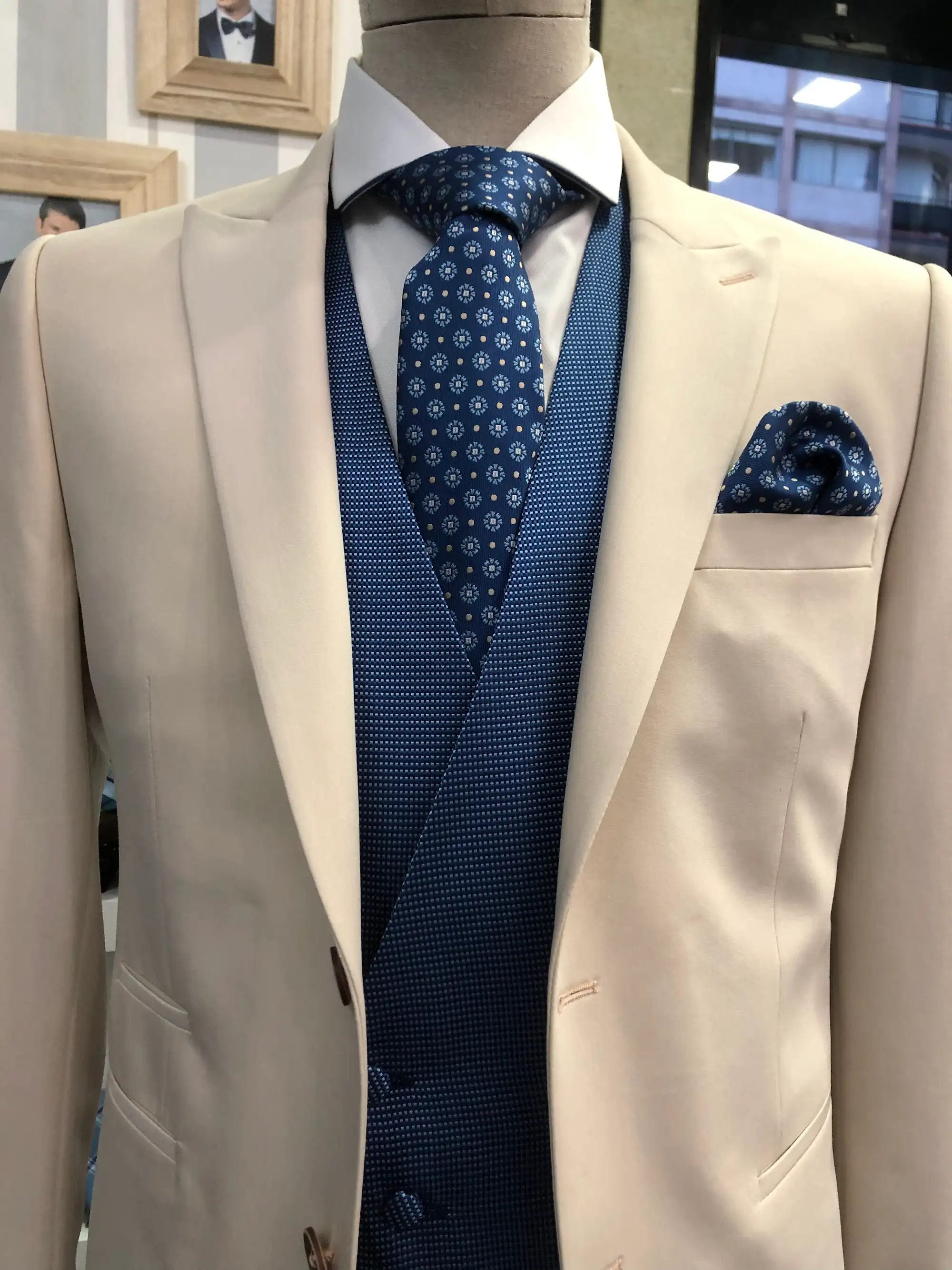 Traje de ceremonia DEIM Vigo — pieza 71 de 123