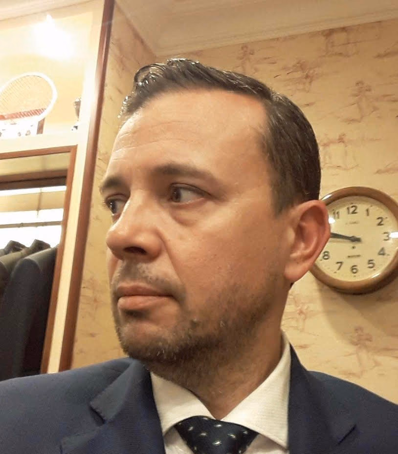Miguel Arcos, sastre y propietario de DEIM